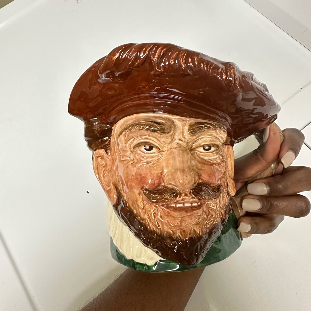 Large Royal Doulton Sir Francis Drake 1940-1941 tuby mug